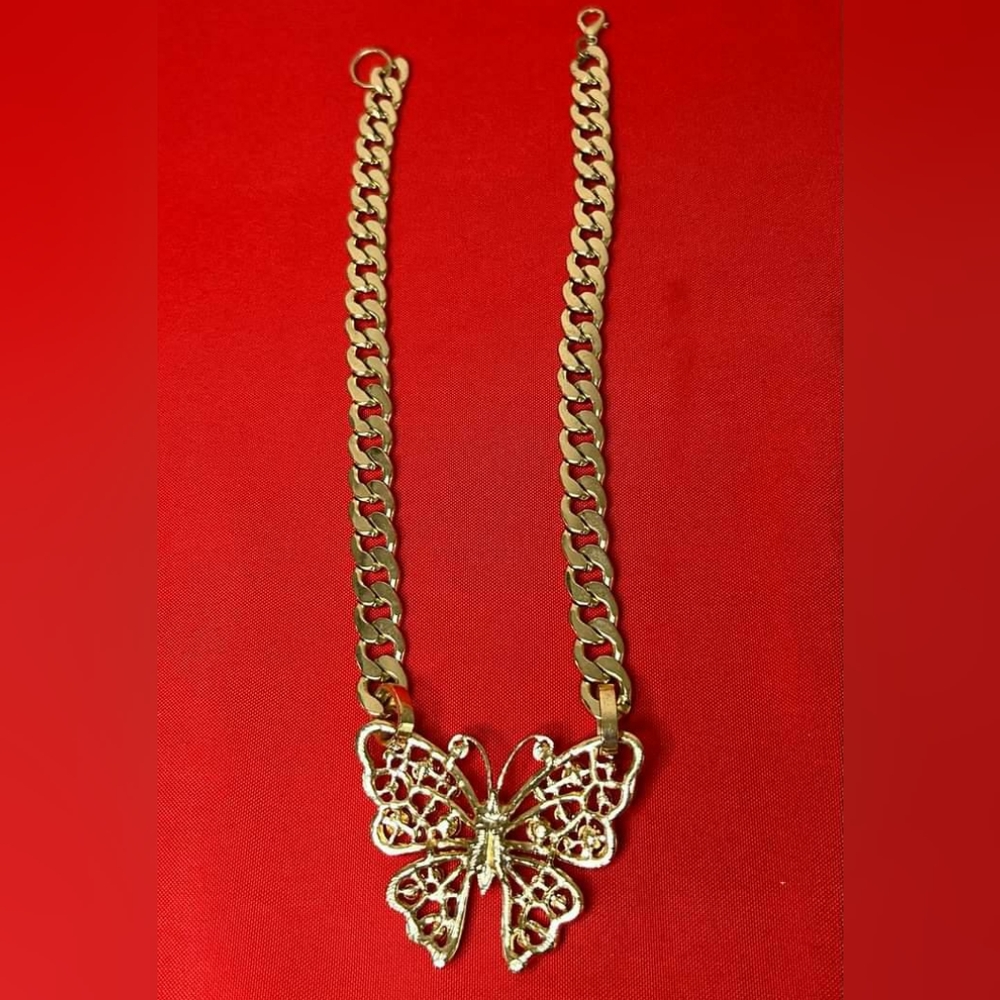 Beautiful Rhinestone Butterfly Chain - Picture 4 of 4